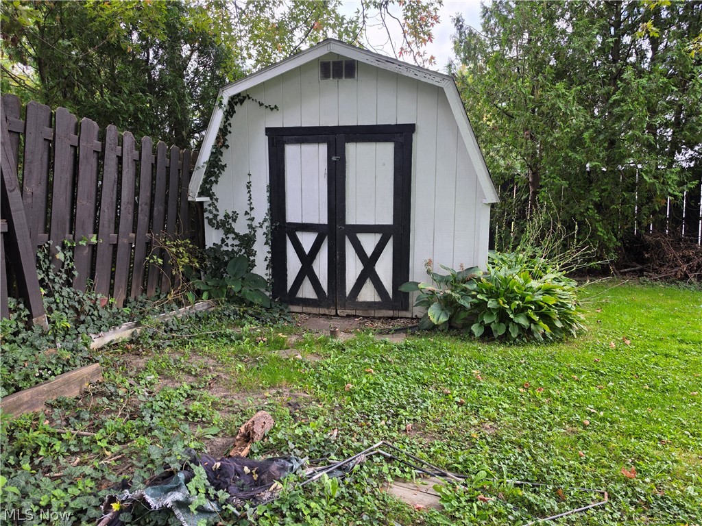 624 Bonnie Brae Warren OH 44483