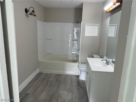 4464 W 28th Street Cleveland OH 44109