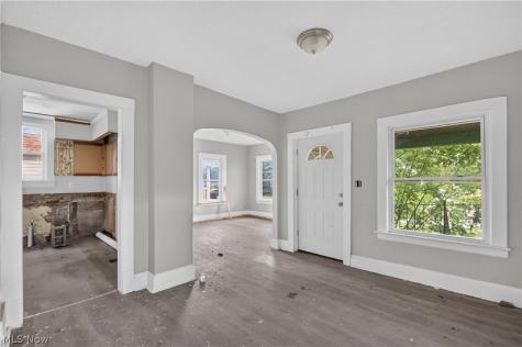 4126 E 142nd Street Cleveland OH 44128