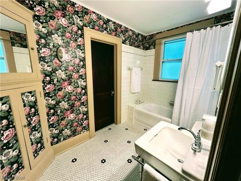 1459 Arthur Avenue Lakewood OH 44107