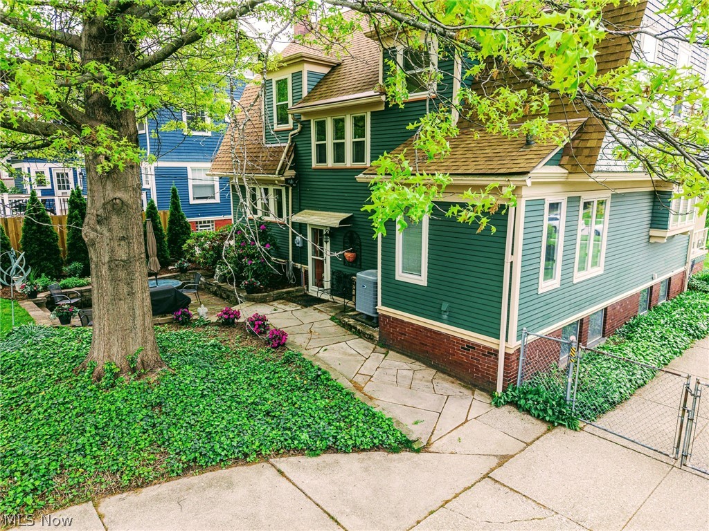 1459 Arthur Avenue Lakewood OH 44107