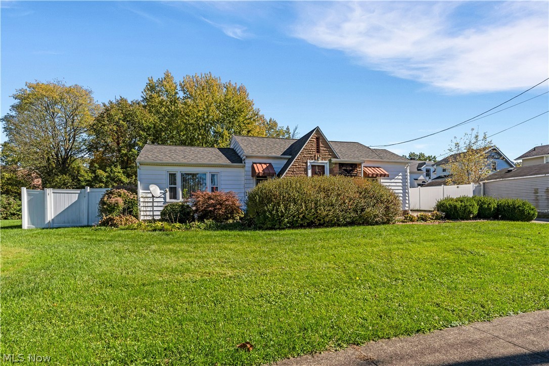 417 Otis Court SE Girard OH 44420