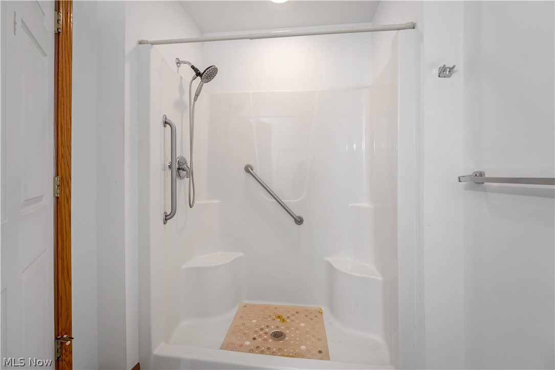 417 Otis Court SE Girard OH 44420