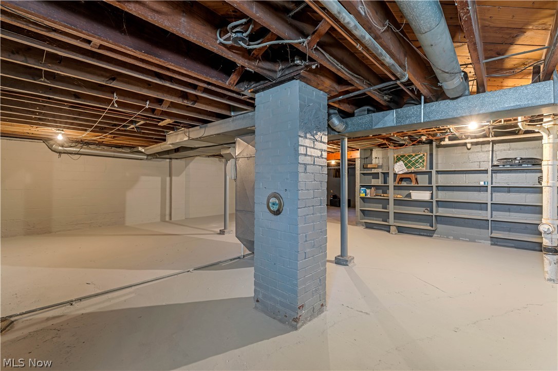 417 Otis Court SE Girard OH 44420