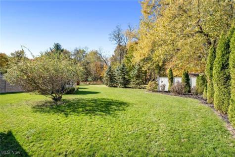 1900 Thorpe Circle Brunswick OH 44212