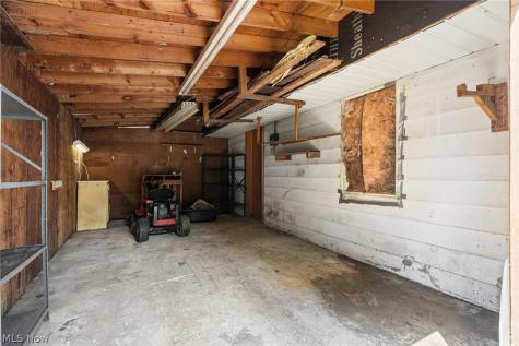 27111 Lynn Drive Olmsted Twp OH 44138