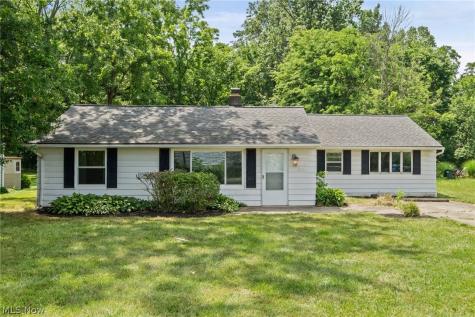 27111 Lynn Drive Olmsted Twp OH 44138
