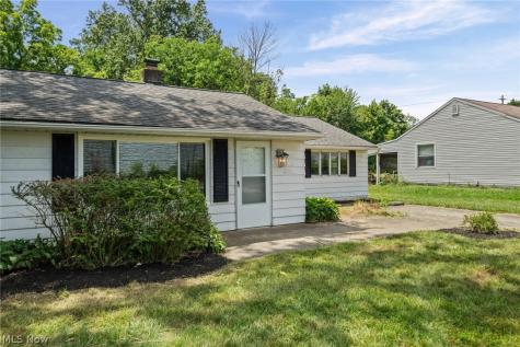 27111 Lynn Drive Olmsted Twp OH 44138