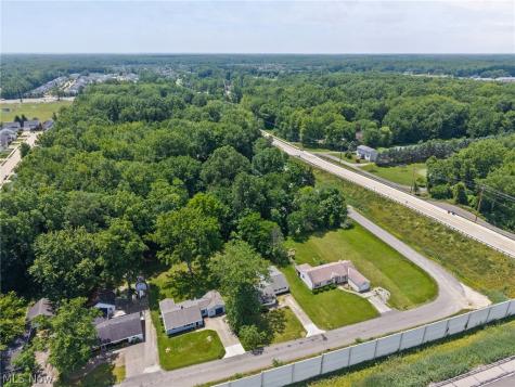 27111 Lynn Drive Olmsted Twp OH 44138
