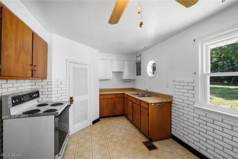 27111 Lynn Drive Olmsted Twp OH 44138