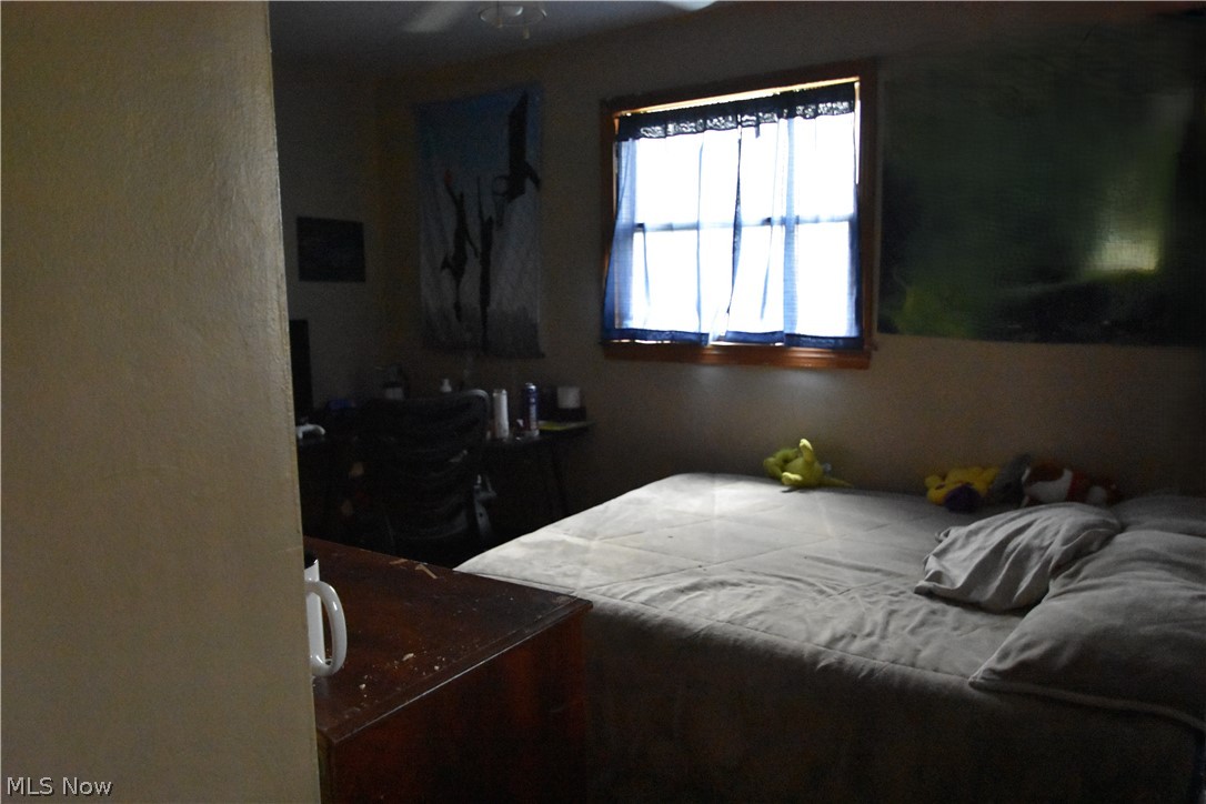 189 Center Street Struthers OH 44471