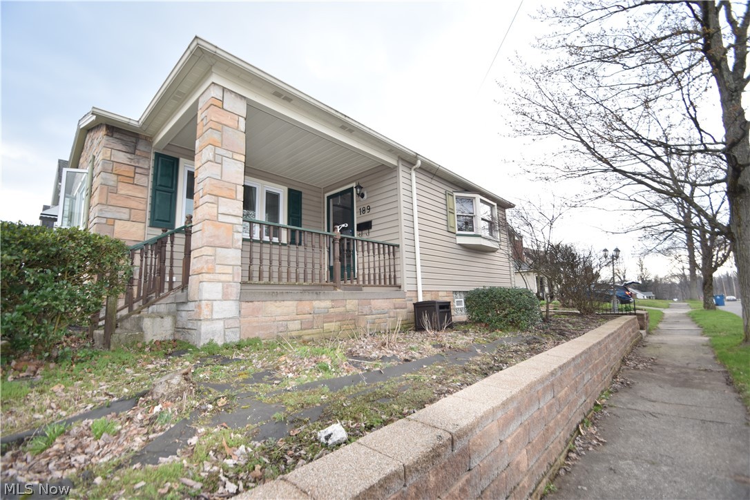 189 Center Street Struthers OH 44471