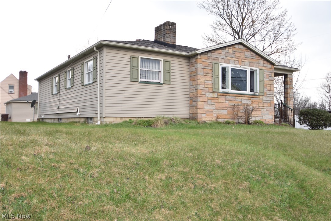 189 Center Street Struthers OH 44471