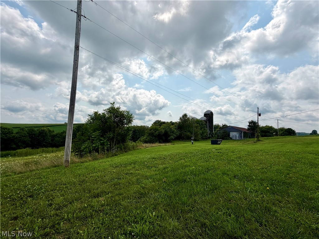 1212 Moccasin Road NE Carrollton OH 44615