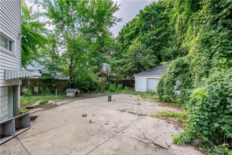 228 Para Avenue Akron OH 44305