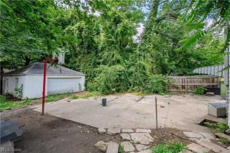 228 Para Avenue Akron OH 44305