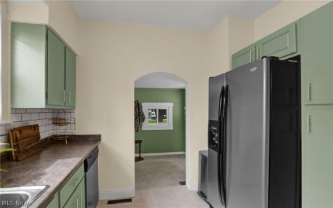 517 W Main Street Malvern OH 44644