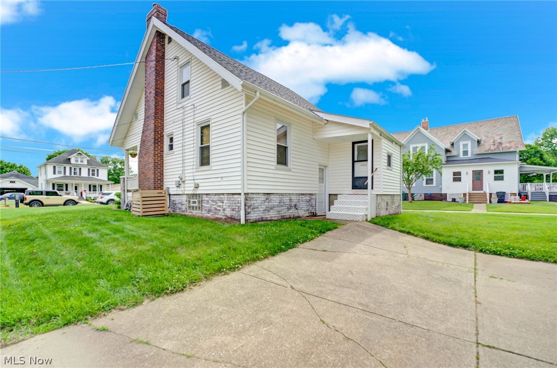 517 W Main Street Malvern OH 44644