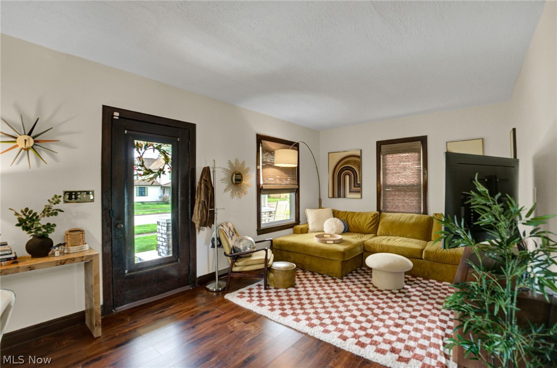 517 W Main Street Malvern OH 44644
