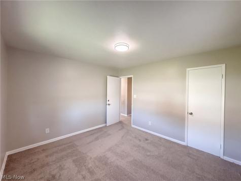 11301 Riveredge Drive Parma OH 44130