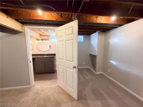 11301 Riveredge Drive Parma OH 44130