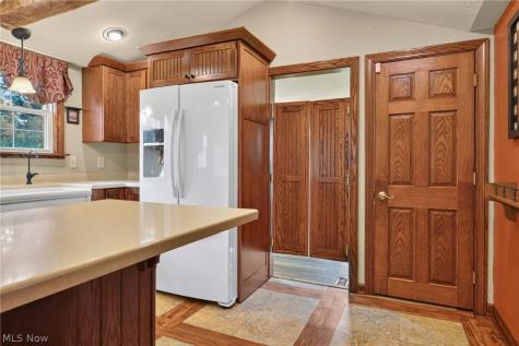 7165 Sidley Road Thompson OH 44086
