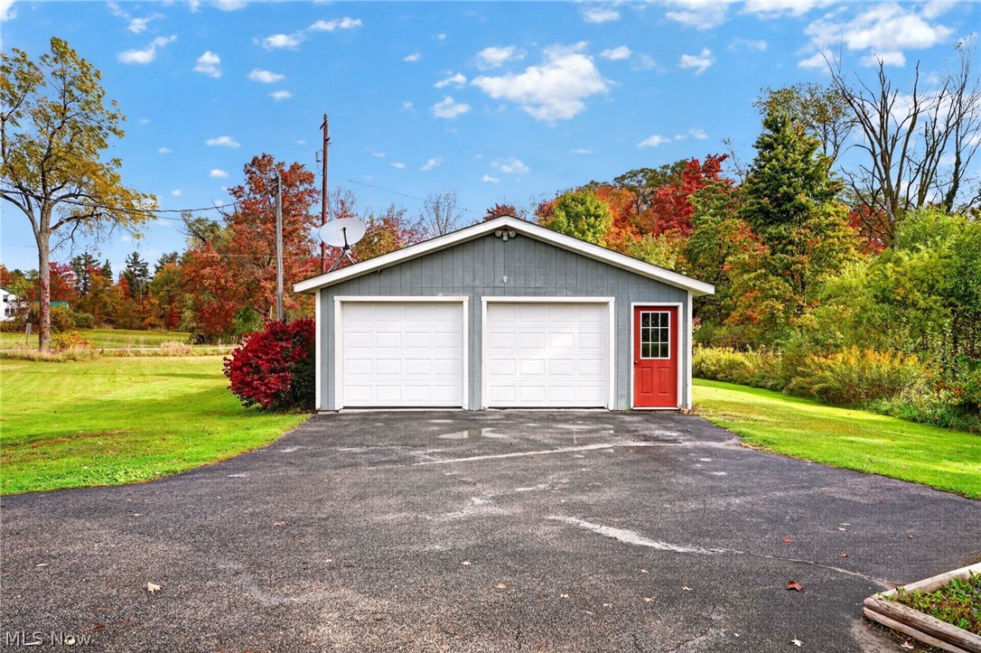 7165 Sidley Road Thompson OH 44086