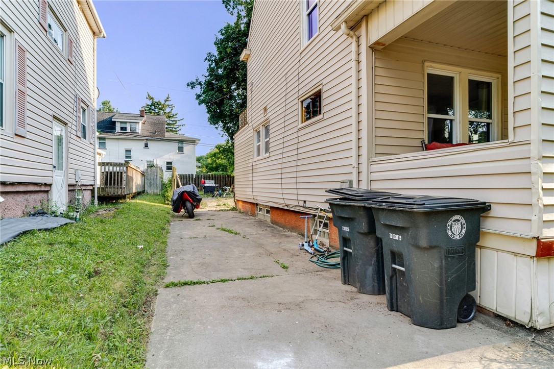 422 Reed Avenue Akron OH 44301