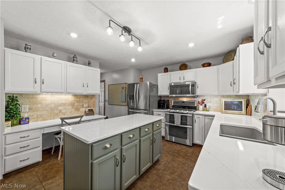 35295 Livingston Drive Avon OH 44011