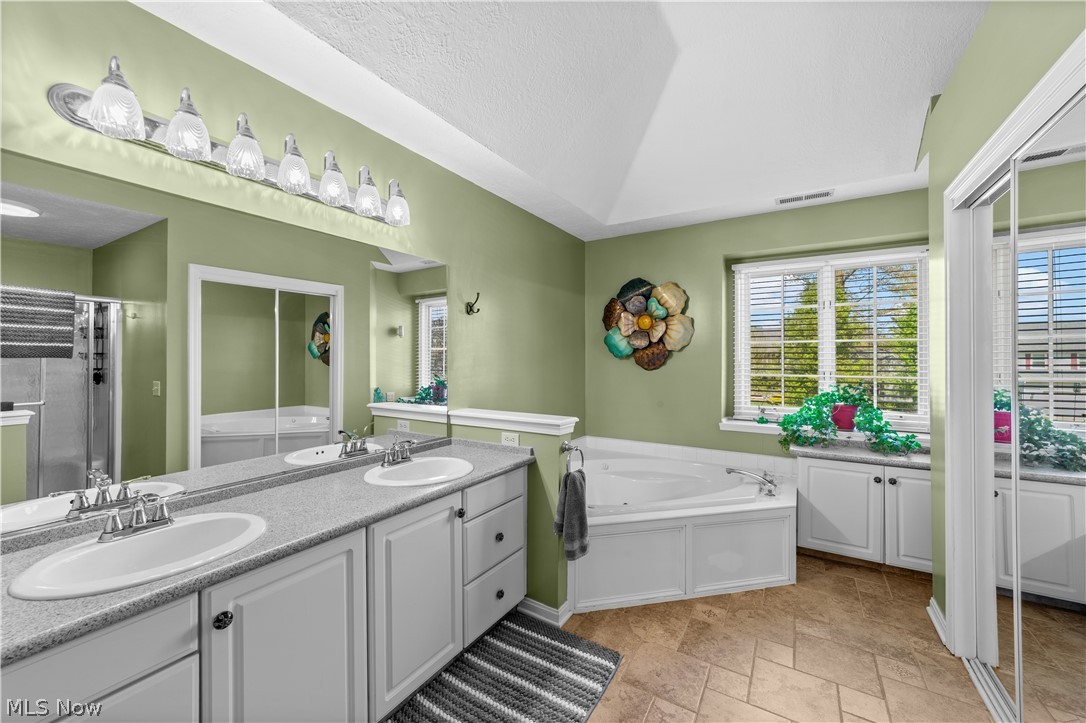 35295 Livingston Drive Avon OH 44011