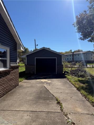 3203 Mcguffey Road Youngstown OH 44505
