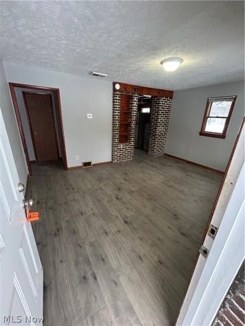 3203 Mcguffey Road Youngstown OH 44505
