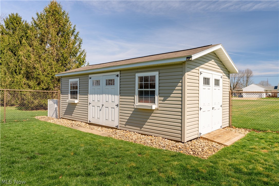 114 Hemlock Avenue Waynesburg OH 44688