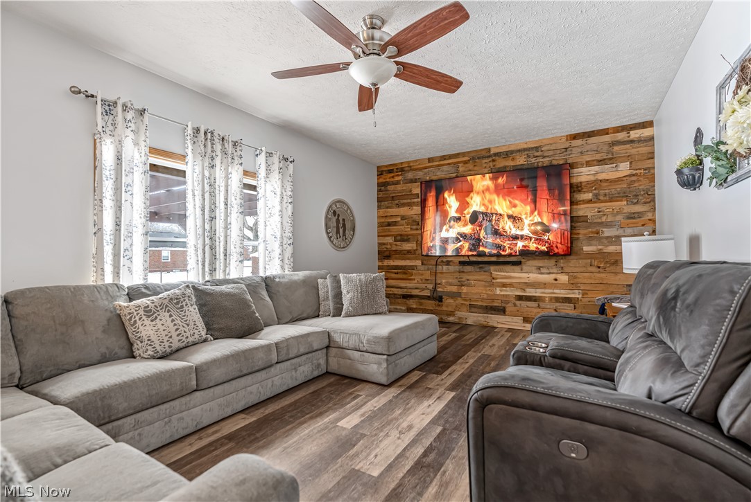 114 Hemlock Avenue Waynesburg OH 44688