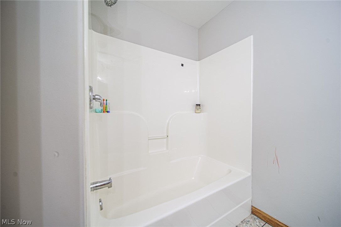 8090 County Road 318 Shreve OH 44676