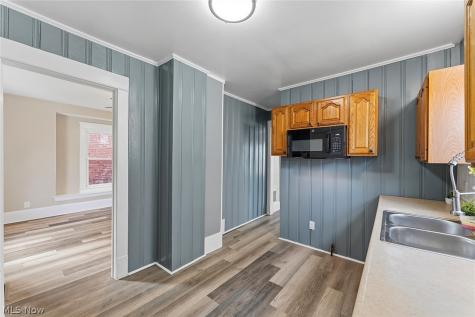 2217 Broadway Lorain OH 44052
