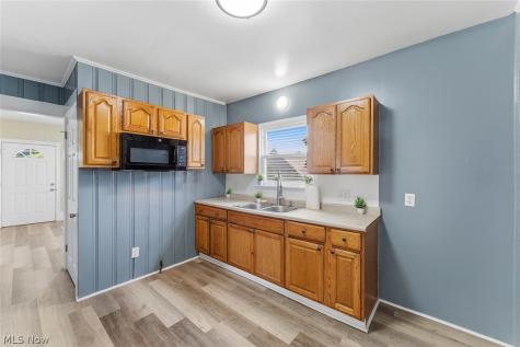 2217 Broadway Lorain OH 44052