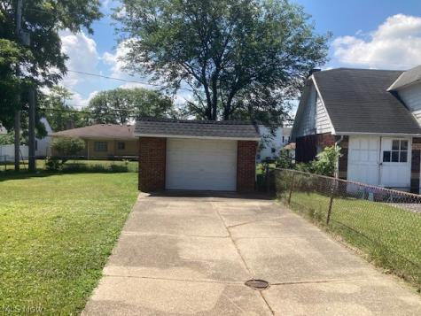 1805 Wexford Avenue Parma OH 44134