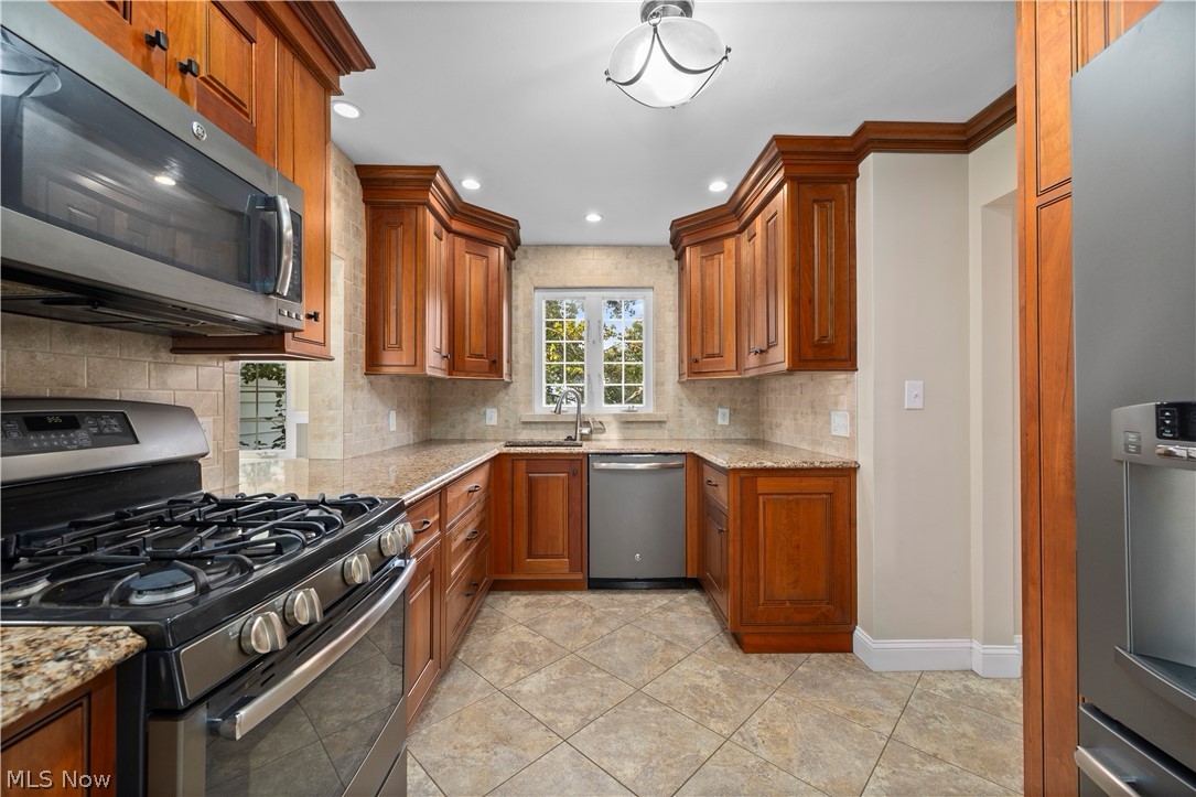 276 Hamilton Avenue Elyria OH 44035