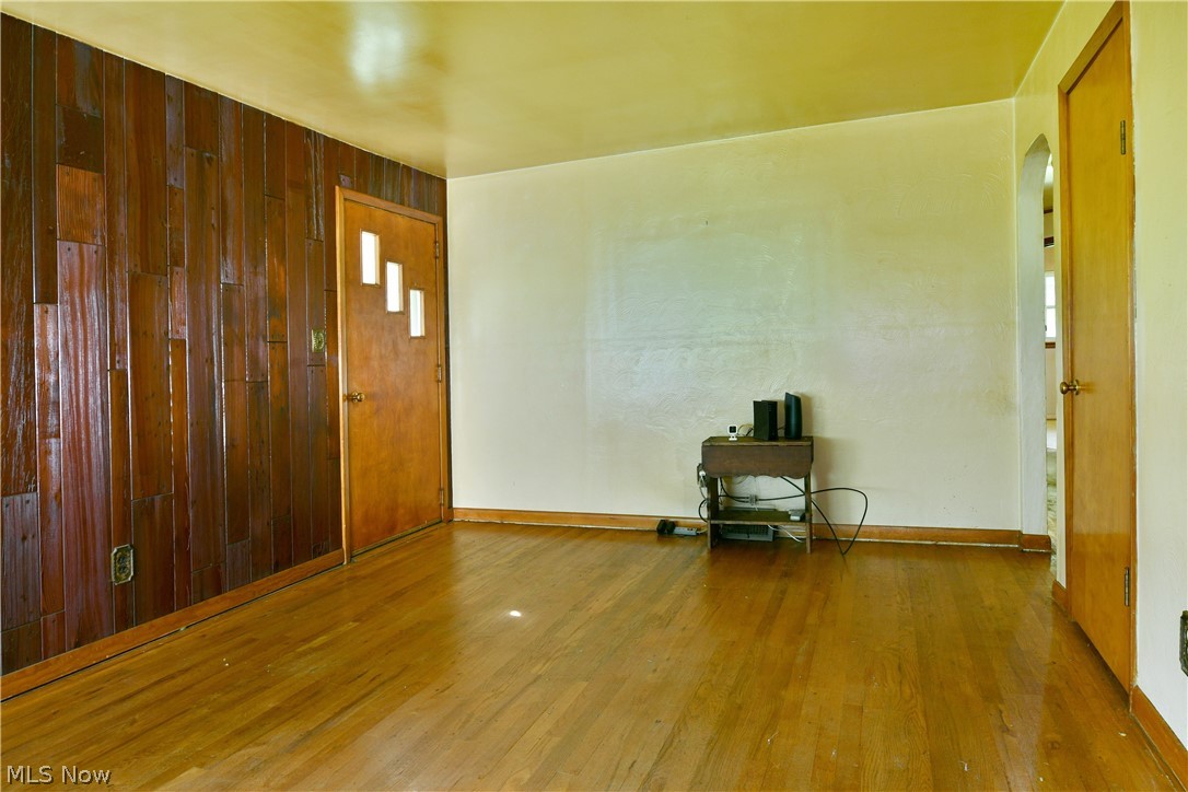 2770 Mellgren (Melgren) Drive SW Warren OH 44481