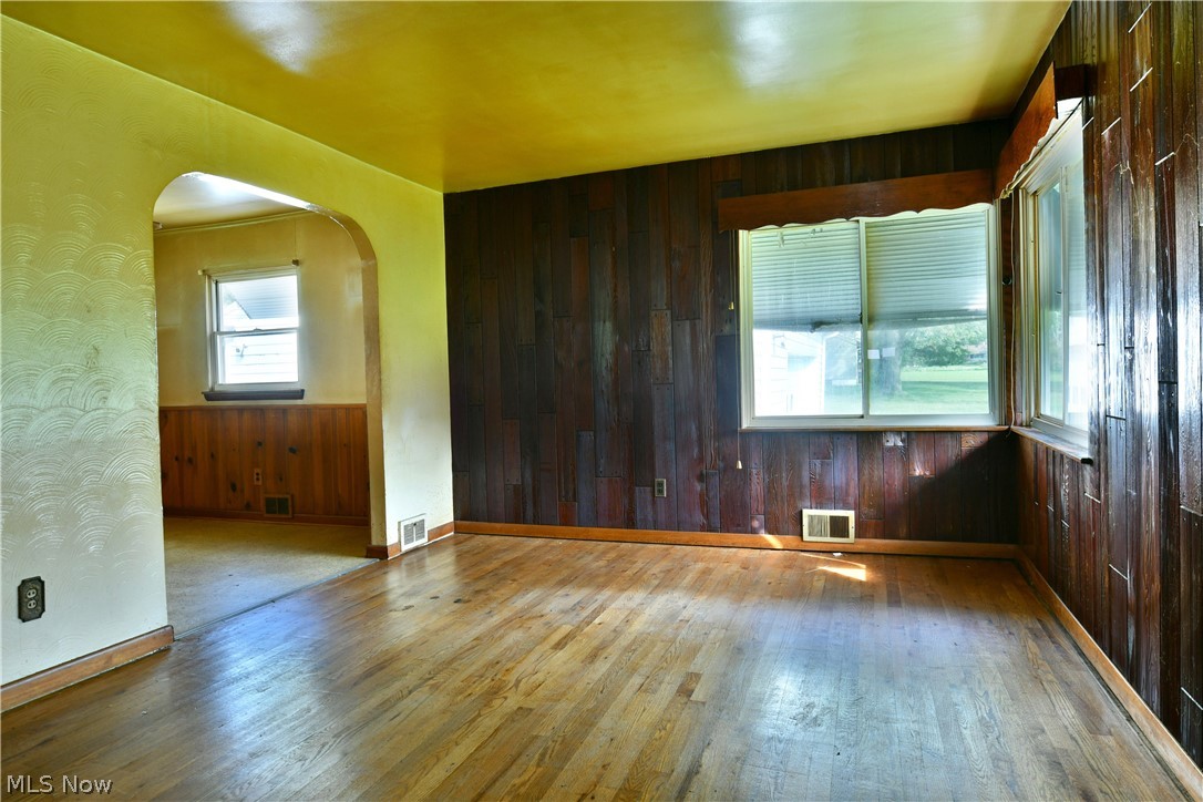 2770 Mellgren (Melgren) Drive SW Warren OH 44481