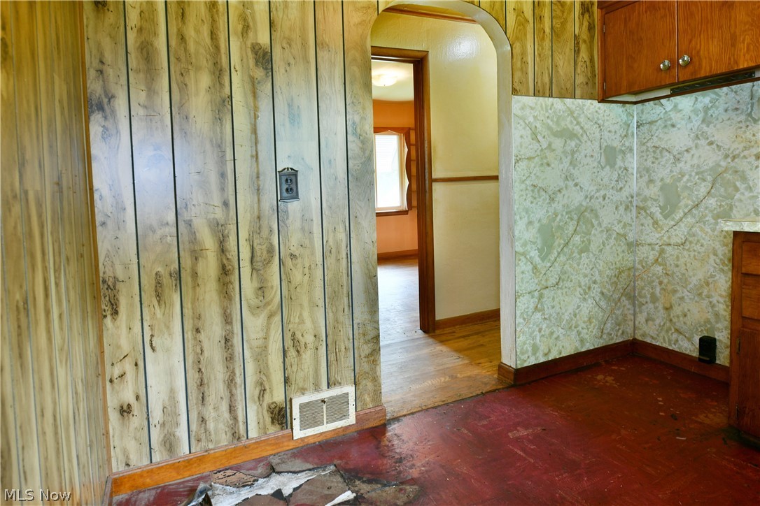 2770 Mellgren (Melgren) Drive SW Warren OH 44481