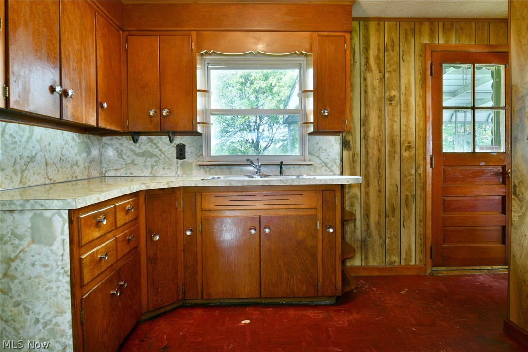 2770 Mellgren (Melgren) Drive SW Warren OH 44481