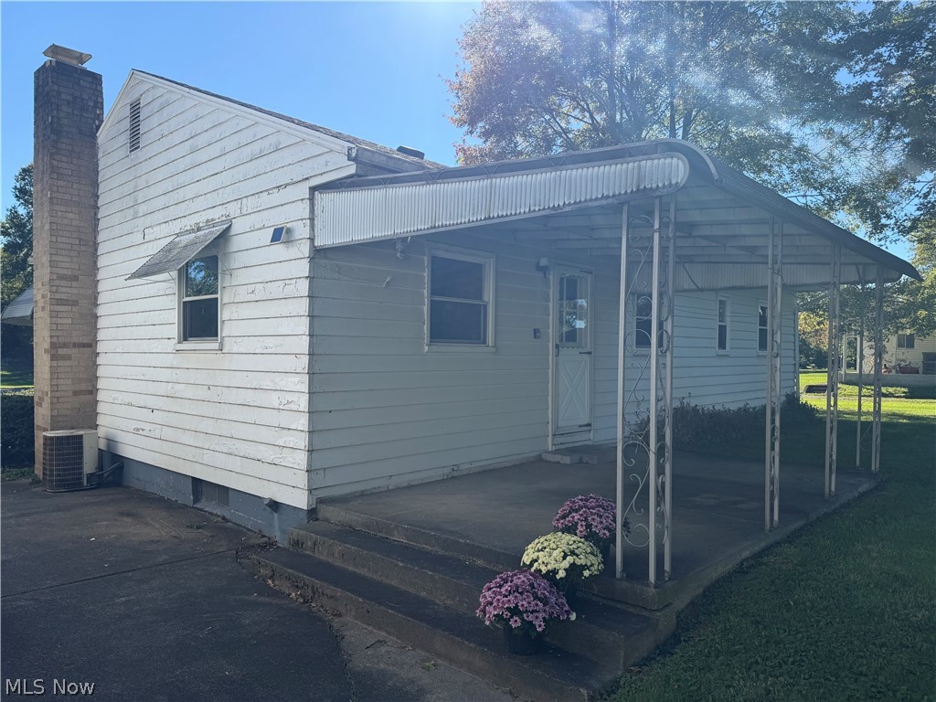 2770 Mellgren (Melgren) Drive SW Warren OH 44481
