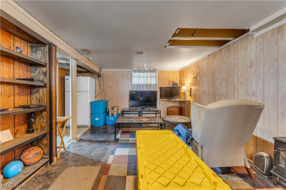 19720 Pasnow Avenue Euclid OH 44119