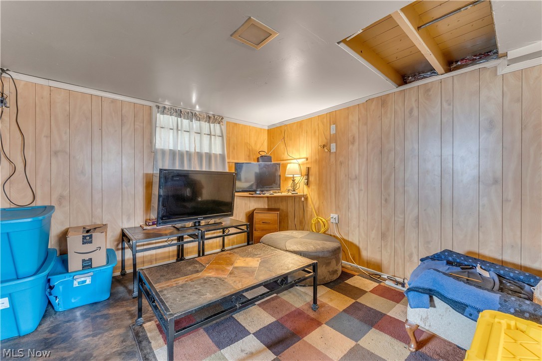 19720 Pasnow Avenue Euclid OH 44119