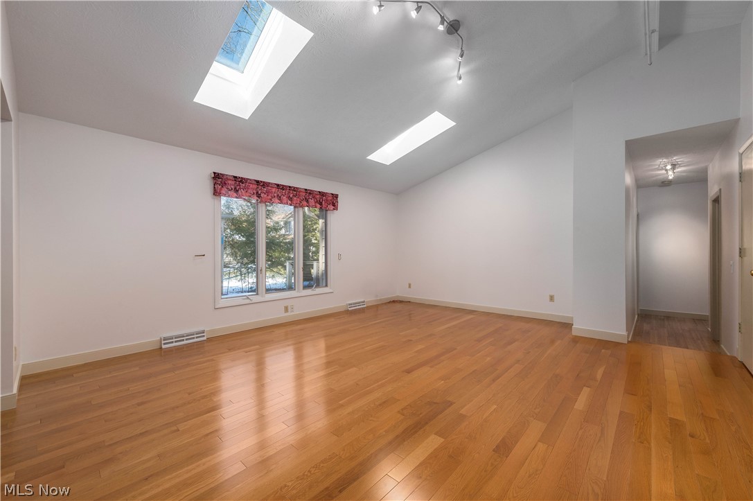 208 Westwind Drive Avon Lake OH 44012