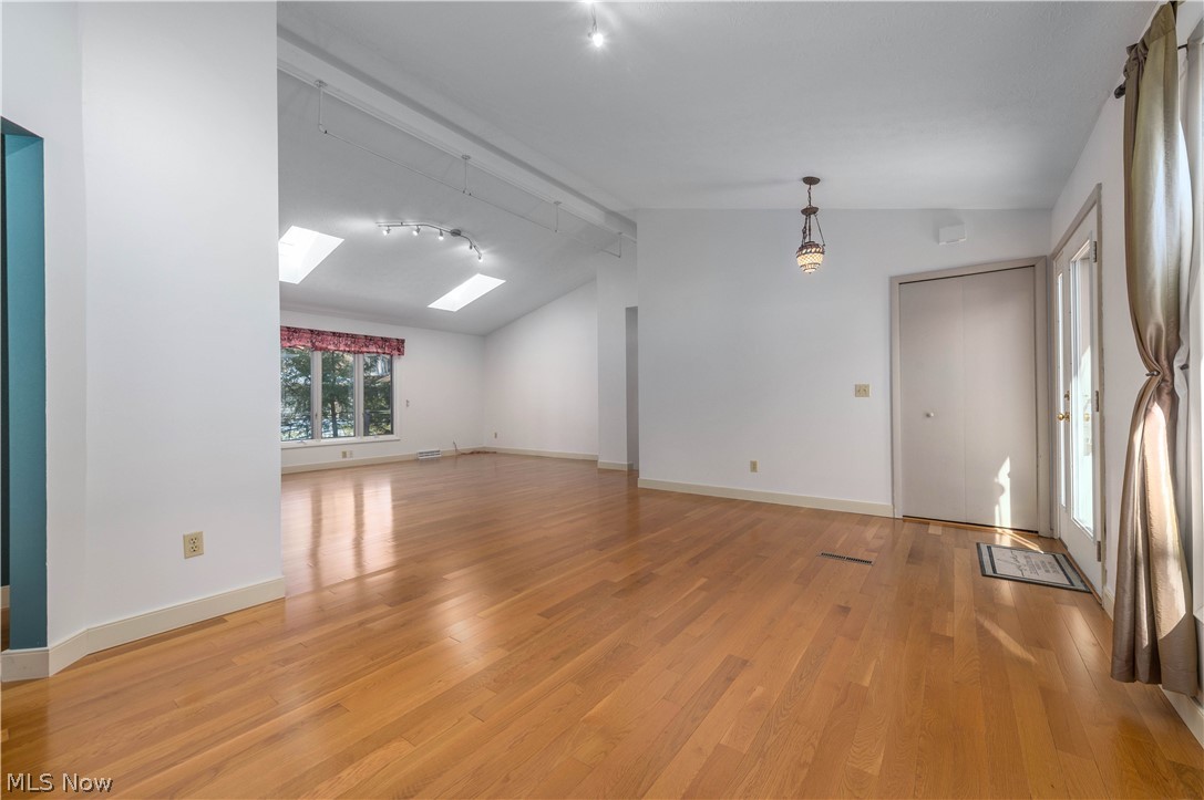 208 Westwind Drive Avon Lake OH 44012