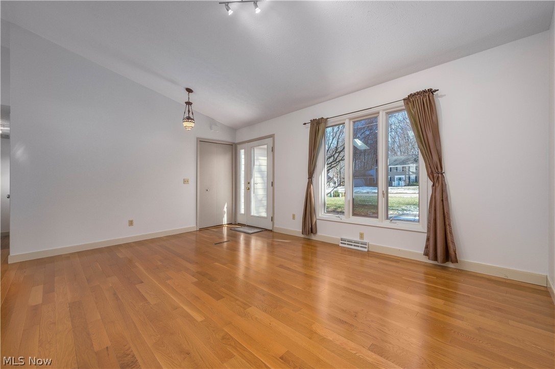 208 Westwind Drive Avon Lake OH 44012