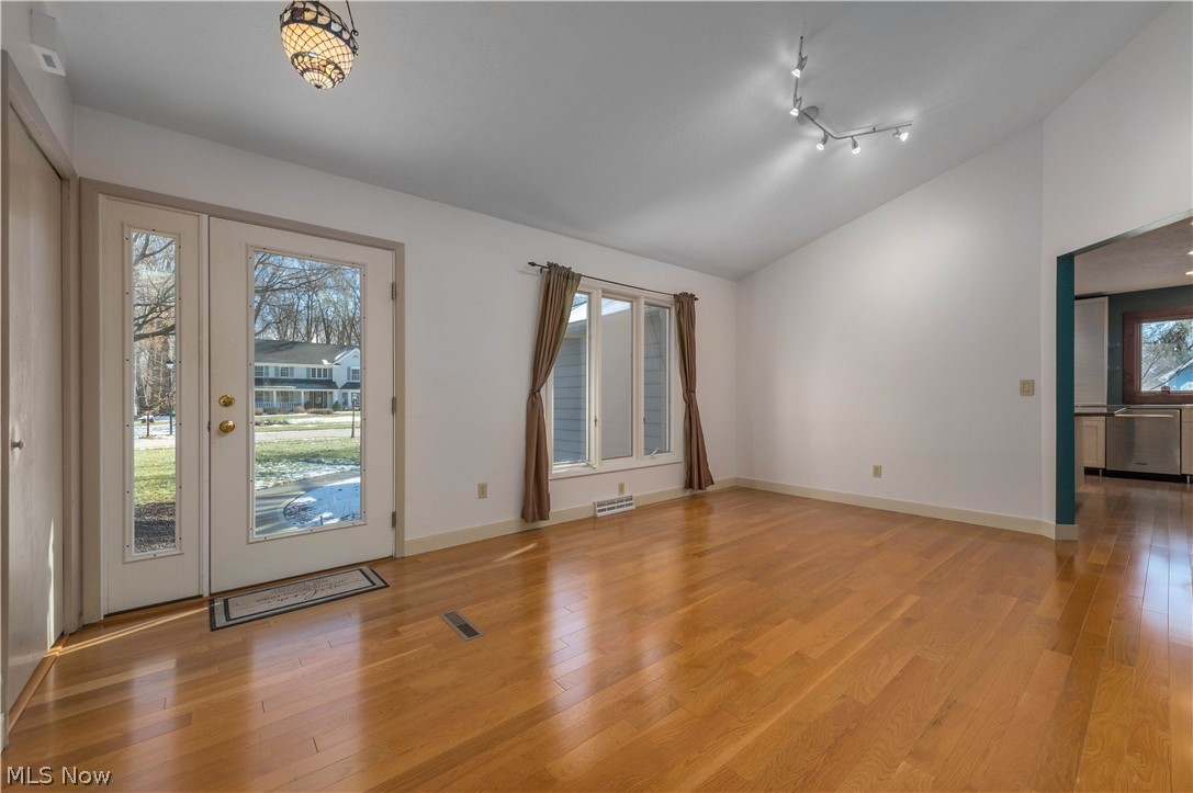 208 Westwind Drive Avon Lake OH 44012